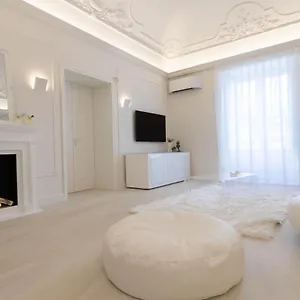 https://anais-luxury-apartment-catania-centro.taorminaitalyhotels.com