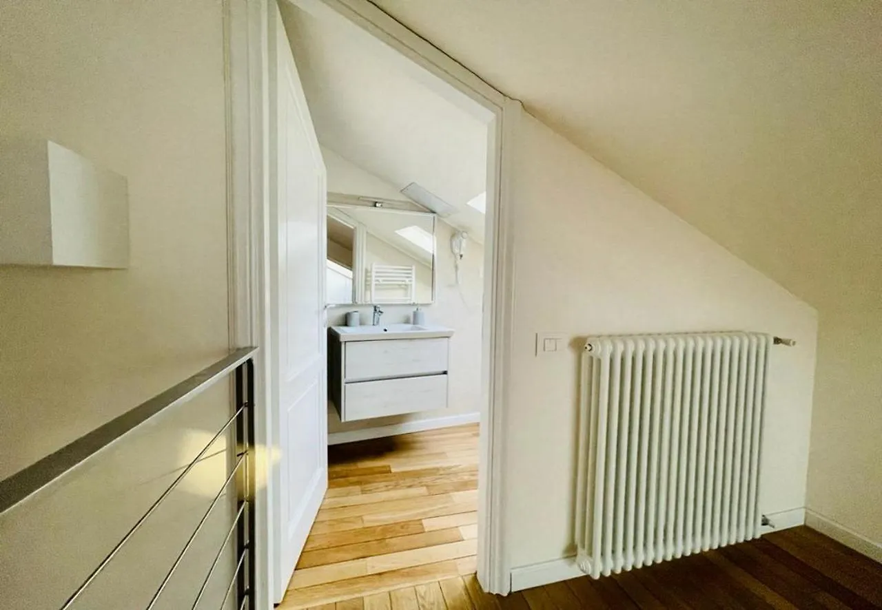 Apartment Appartamento Rossini By Holiday Solutions Como