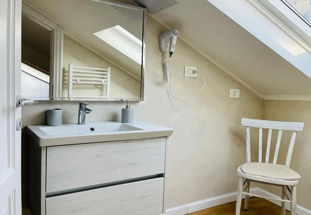 Apartment Appartamento Rossini By Holiday Solutions Como